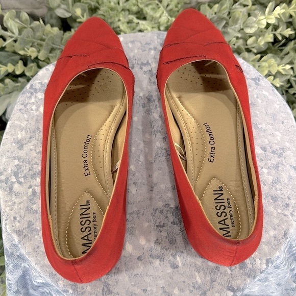 Massini Amelia Red Faux Suede Cross-Band Pointed Toe Comfort Flats WMS 8.5M❤️GUC - Picture 5 of 11